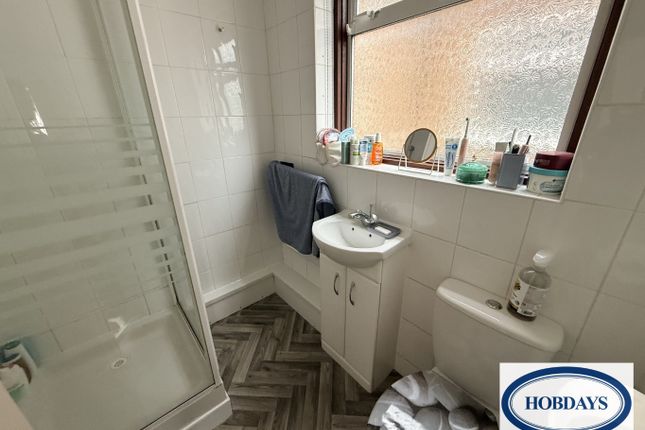 64, Strafford Gate, Potters Bar photo 5