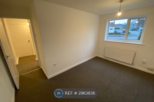 Flat  Robin Hood Court, Covert Close Hucknall, Nottingham photo 4