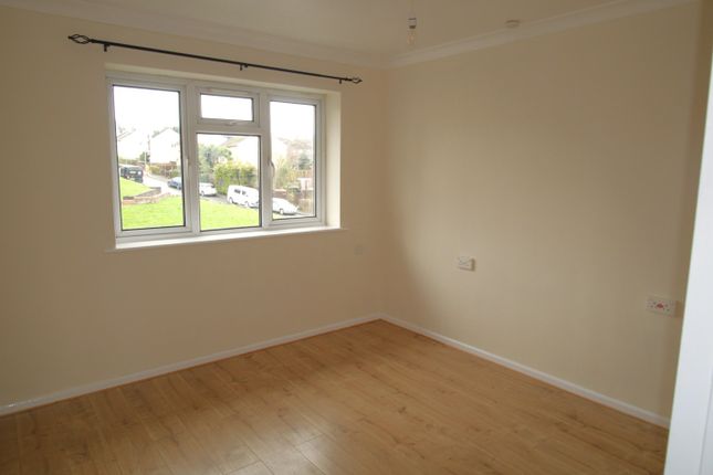Flat to rent in Sedgemoor Close, Yeovil