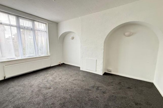 4, Goring Gardens, Dagenham photo 3
