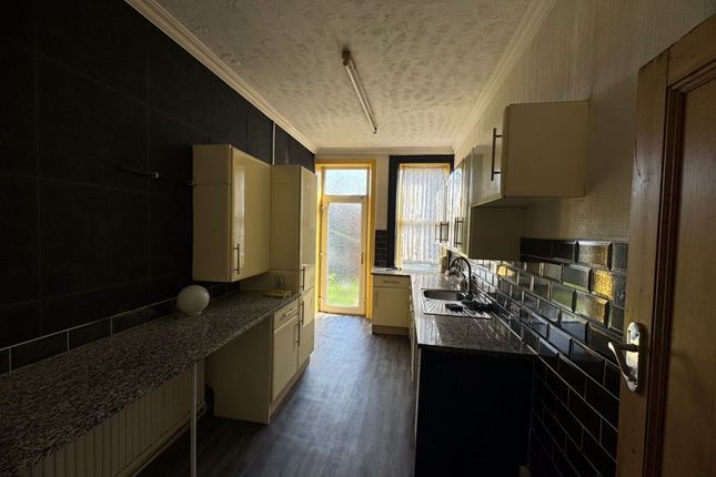 93, Blacker Road North, Huddersfield photo 3