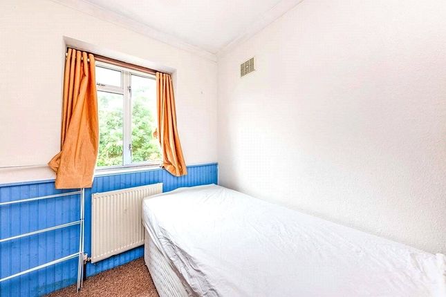 Room to rent in Glen Iris Avenue, Canterbury, Kent