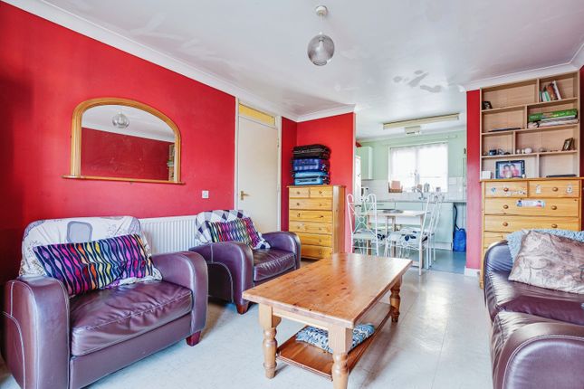 Flat for sale in Woodger Road, Shepherds Bush