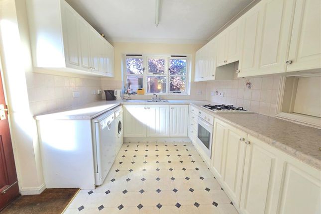20, Selwood Close, Sturminster Newton photo 2