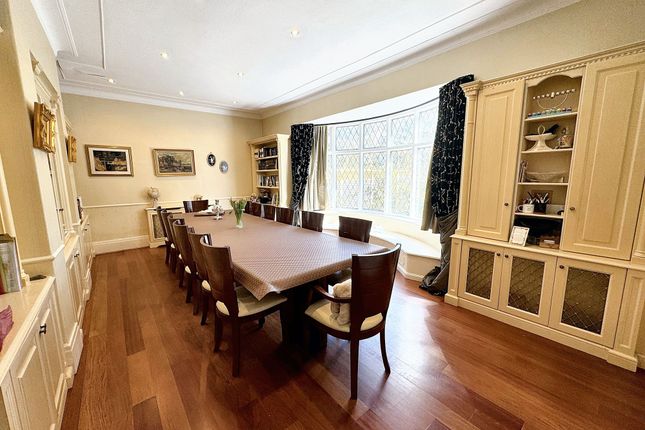 23 Park Lane, Salford photo 4