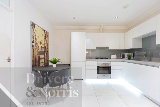 Flat to rent in Lotus Mews, Sussex Way, Upper Holloway, London