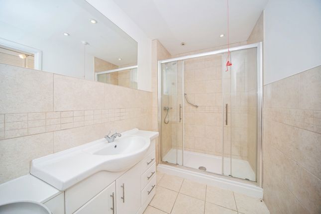 27 Chestnut Lodge,, Sherwood Close, Hampshire photo 4