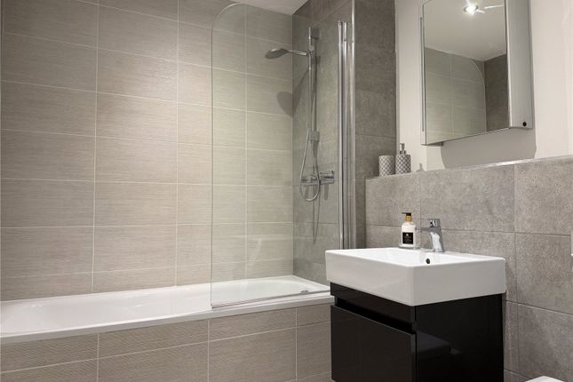 ++MP++ Flat 2, 10, Millers Hill, Kent photo 3