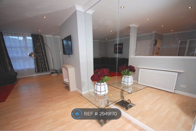 H, New Century House Crown Street, Aberdeen photo 3