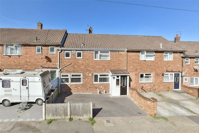 3-bed house on Mayweed Avenue Weeds Wood, Chatham, £300,000