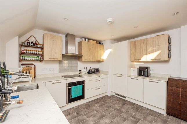 Flat 9, Damers Lodge, 29, Damers Road, Dorchester photo 3