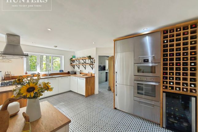 1, Woodroyd Gardens, Wombwell photo 2