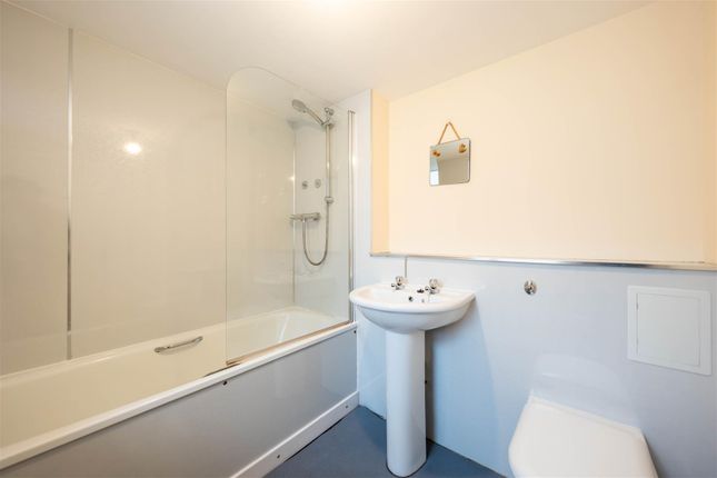 19A, Glengate, Kirriemuir photo 4