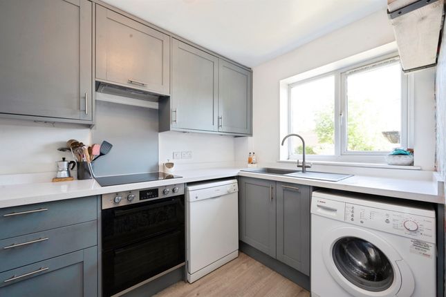 53, Oak Tree Cottages, Haywards Heath photo 4