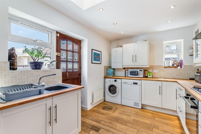 20, Thwaites Avenue, Ilkley photo 2
