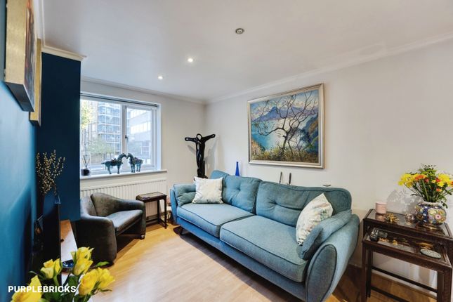 6, Fairchild Close, Battersea photo 2