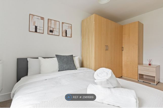Windrush Grove, Edgbaston, Birmingham photo 2