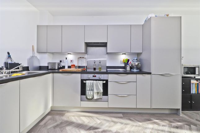Flat 68, 34, Bluenote Apartments, Blyth Road, Hayes photo 4