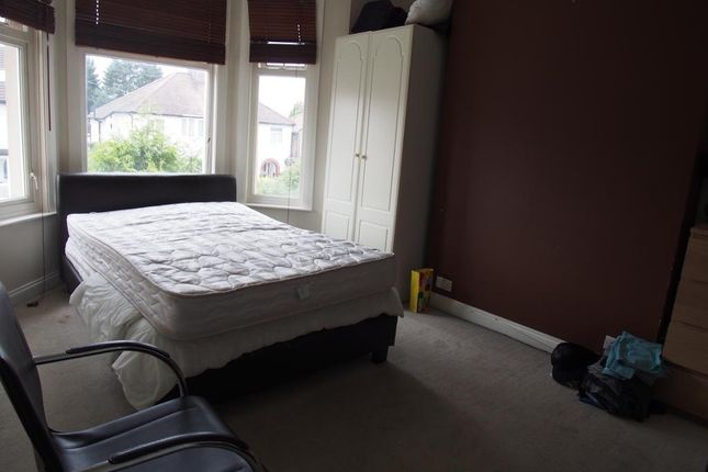 A Very Large Double Bedroom To Rent In En3