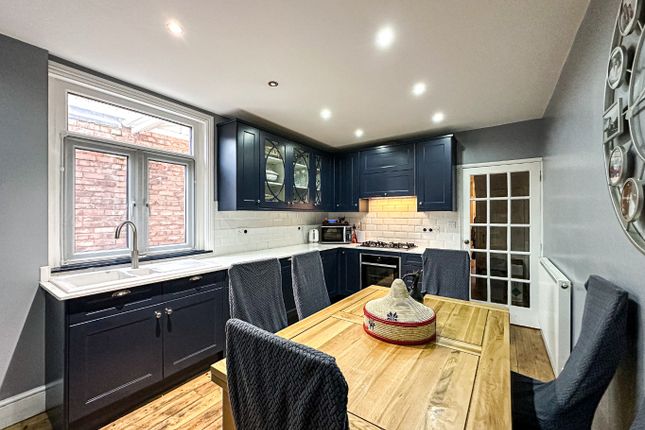 77 Greenway Road, Taunton, Somerset photo 2