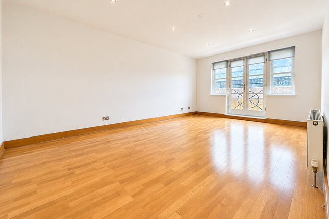 2-bed flat on 6 Kingsley Mews,, Wapping Lane, Wapping, £2,450/mo