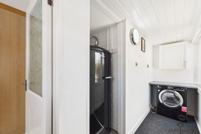 123, Ringway, Thornton-Cleveleys photo 4