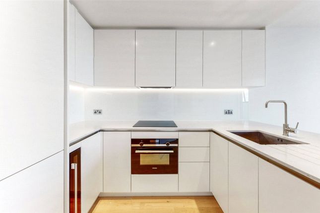 Studio flat on Hampton Tower, 3503, Marsh Wall, London, £600,000