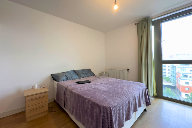 Flat 54, Waterside Heights, London photo 5