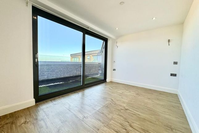 Flat 28, 38, Canterbury Road, Kent photo 4