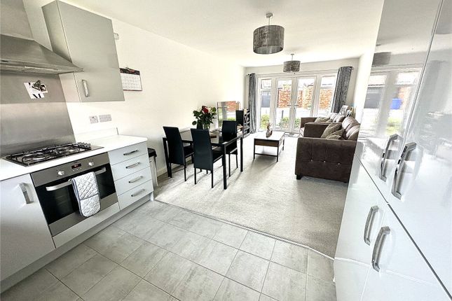 Flat for sale in Hurst Avenue, Blackwater, Camberley, Hampshire