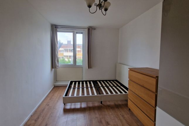 Room to rent in Hitchin Square, Room 3, London