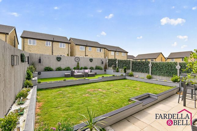7 Tate Close, Burnley photo 4