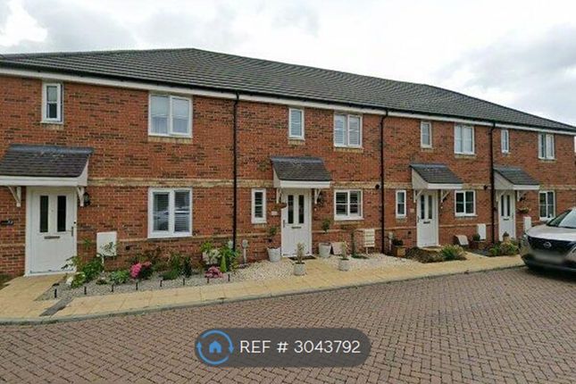 3-bed semi-detached on Townsend Drive, Selsey, Chichester, £1,300/mo