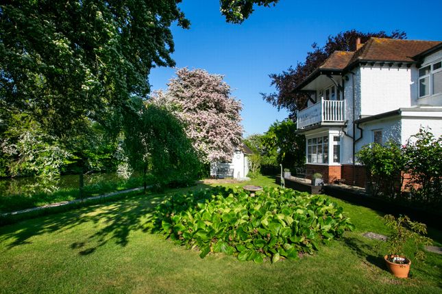 Heronsgate, Burmarsh Road, Hythe photo 2