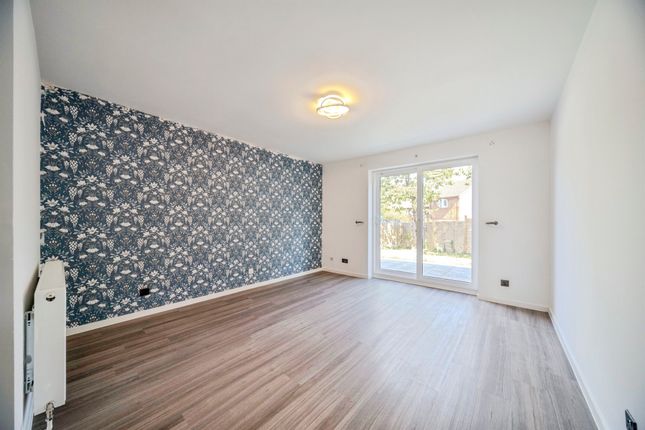 38, Fortescue Drive, Milton Keynes photo 4