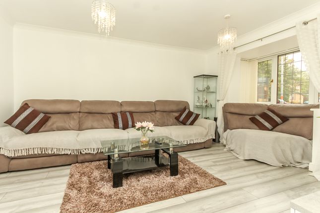 7, Swale Drive, Wellingborough photo 2