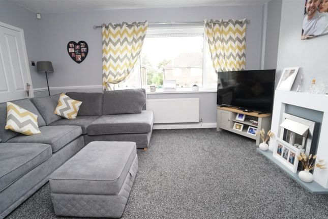 10, Rokeby Gardens, Bradford photo 3