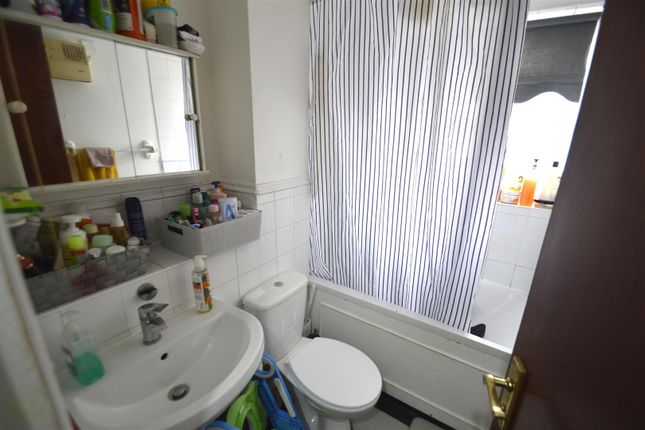 Burdetts Road, Dagenham photo 5