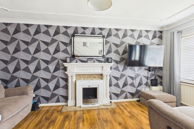 22, Sutton Drive Droylsden, Manchester photo 2