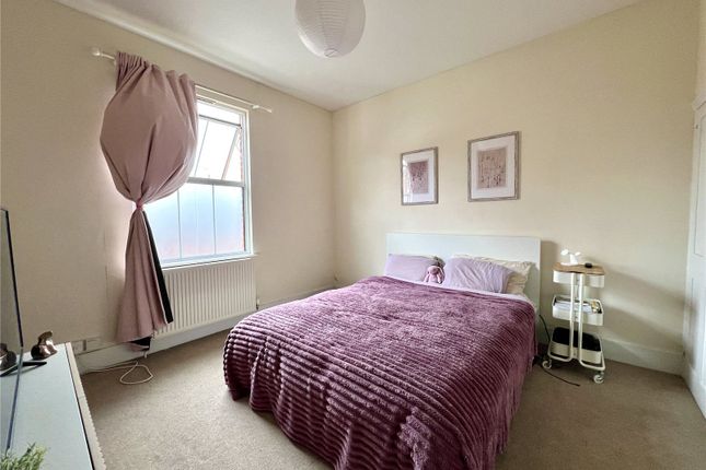 5, Brodie Road, Surrey photo 4