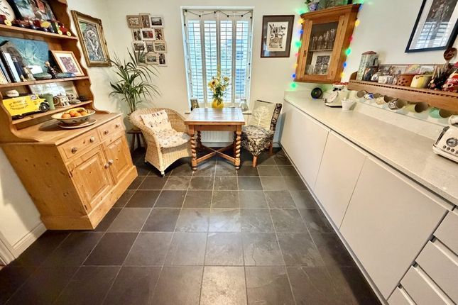30, Vincent Way, Martock photo 4