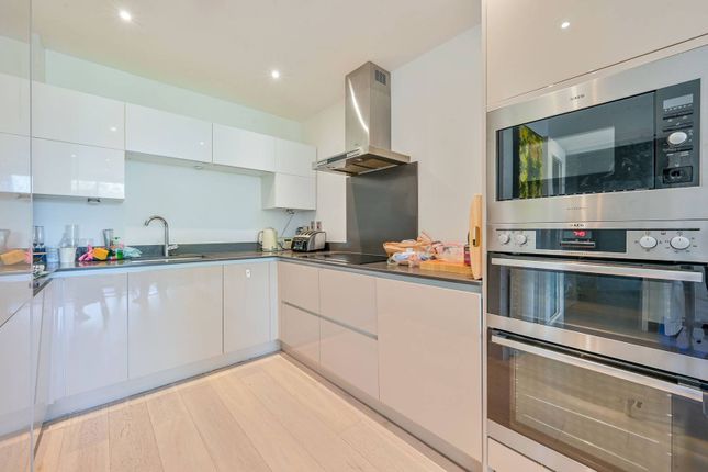 Thumbnail Flat for sale in Noble House, Chiswick, London
