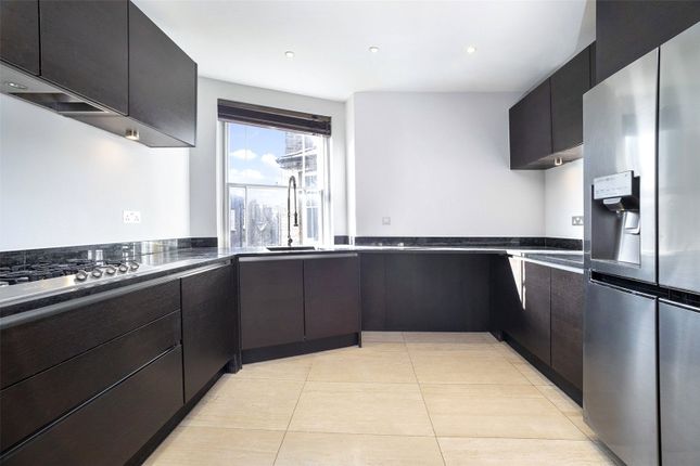 Flat for sale in Linden Gardens, London