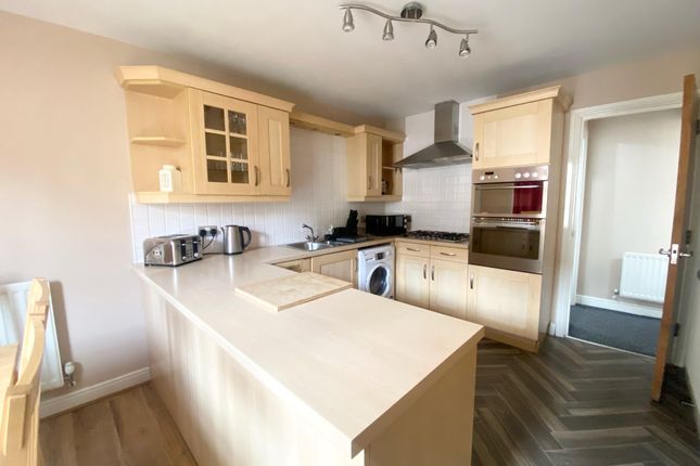 Thumbnail Town house to rent in Old Tolbooth Wynd, Edinburgh