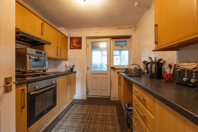 6 Hanbury Gardens, Pontypool photo 2