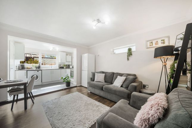 15 Oakwood Place, Croydon photo 4