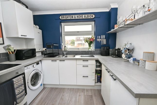 14, Shortdean Place, Eastbourne photo 3