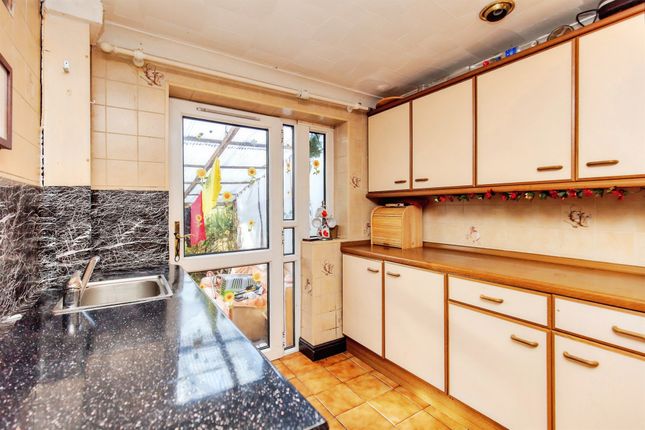 10, Rubens Walk, Corby photo 4