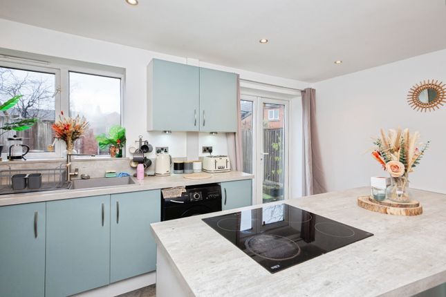 41, Yew Street, Greater Manchester photo 4