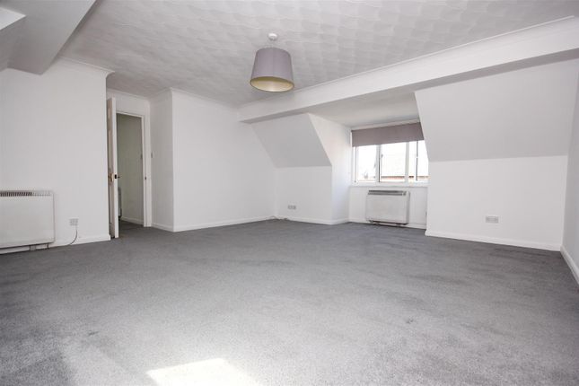 Flat 17, Rose Court, High Street, Wellingborough photo 3